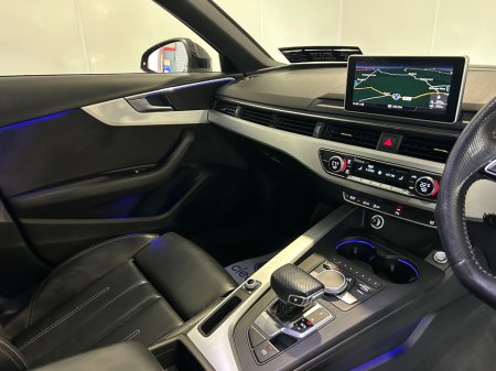 2017 Audi A4 - photo 16
