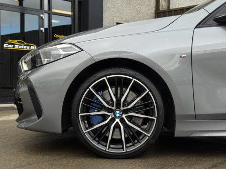 2023 BMW 1-Series - photo 6