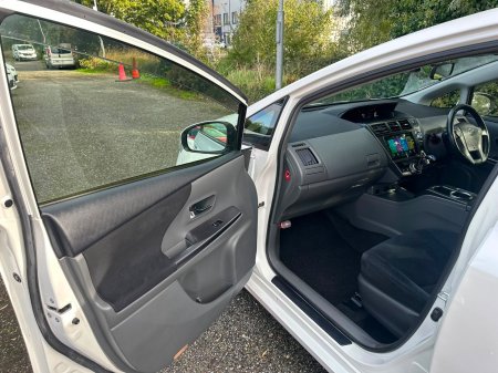 2015 Toyota Prius - photo 16