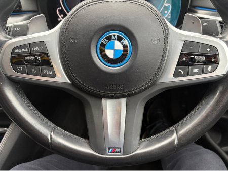 2023 BMW 5-Series - photo 17