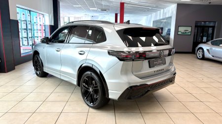 2025 Volkswagen Tiguan - photo 10
