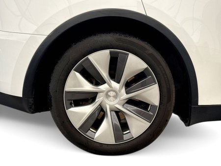 2023 Tesla Model Y - photo 12
