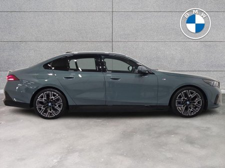 2025 BMW 5-Series - photo 25