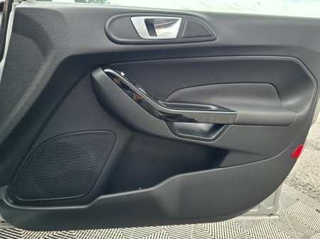 2014 Ford Fiesta - photo 19