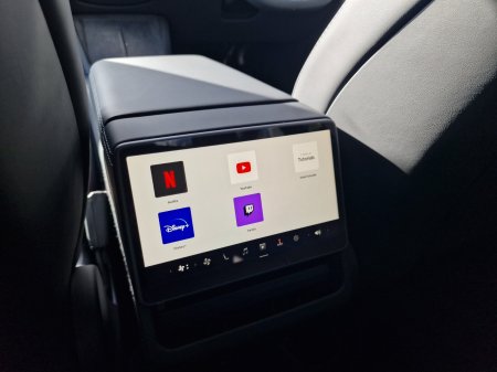 2024 Tesla Model 3 - photo 10
