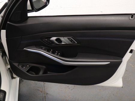 2020 BMW 3-Series - photo 23