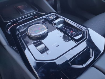 2026 BMW 5-Series - photo 10