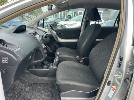 2011 Toyota Yaris - photo 15