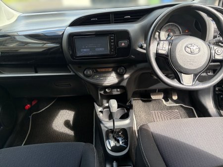 2018 Toyota Vitz - photo 6