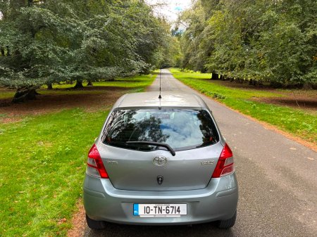 2010 Toyota Yaris - photo 6