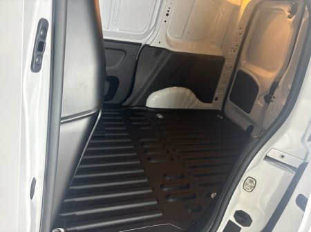 2026 Toyota Proace City - photo 7