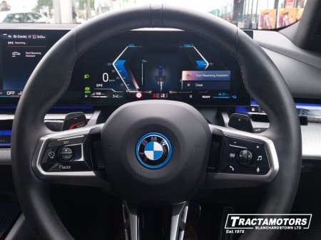 2025 BMW 5-Series - photo 22