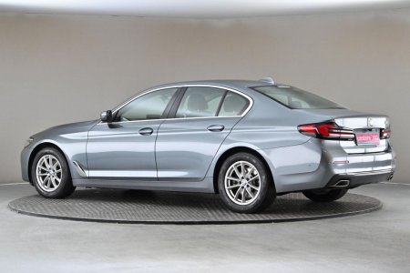 2022 BMW 5-Series - photo 6