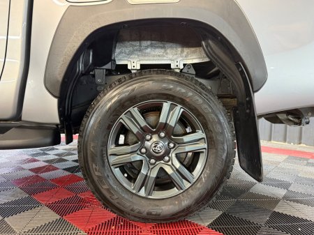 2025 Toyota Hilux - photo 18