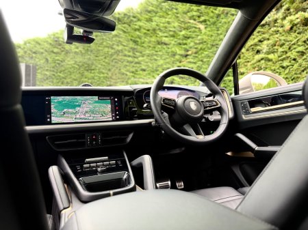 2025 Porsche Cayenne - photo 27