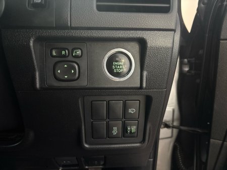 2017 Toyota Land Cruiser - photo 16