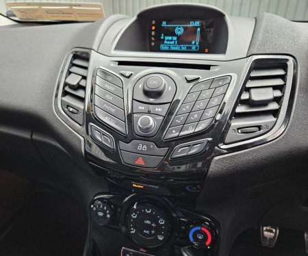 2014 Ford Fiesta - photo 14