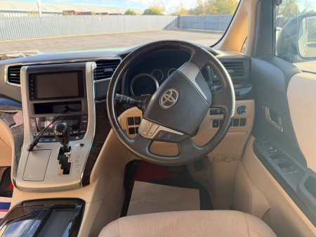 2014 Toyota Alphard - photo 12