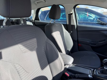 2016 Ford Focus - photo 11