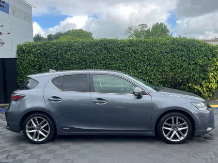 2017 Lexus CT - photo 2