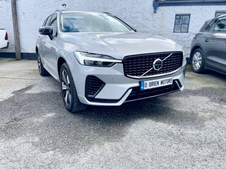 2023 Volvo XC60 T6 Recharge PHEV 350hp AT8 Plus Dark