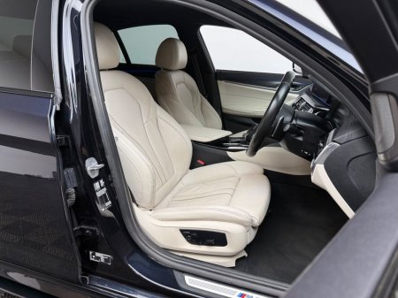 2022 BMW 5-Series - photo 10