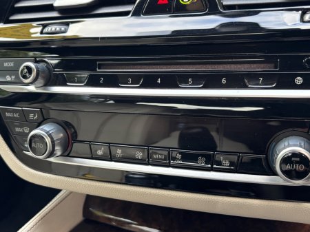2018 BMW 5-Series - photo 12