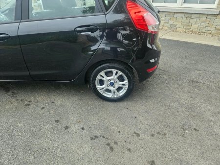 2015 Ford Fiesta - photo 10