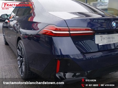 2025 BMW 5-Series - photo 18