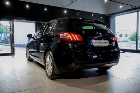 2020 Peugeot 308 - photo 4