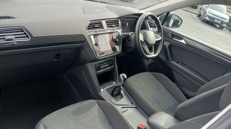 2023 Volkswagen Tiguan - photo 3