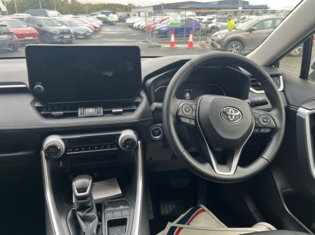 2025 Toyota RAV4 - photo 9