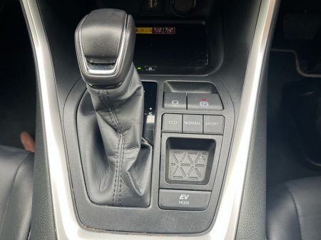 2025 Toyota RAV4 - photo 16