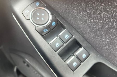 2020 Ford Fiesta - photo 16