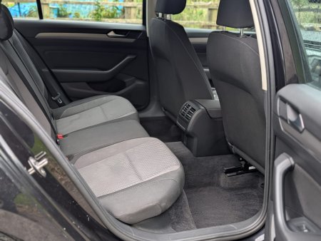 2017 Volkswagen Passat - photo 18