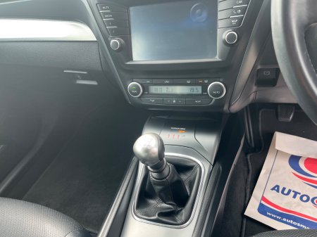 2016 Toyota Avensis - photo 11