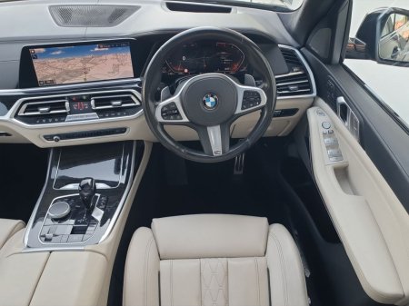 2020 BMW X7 - photo 5