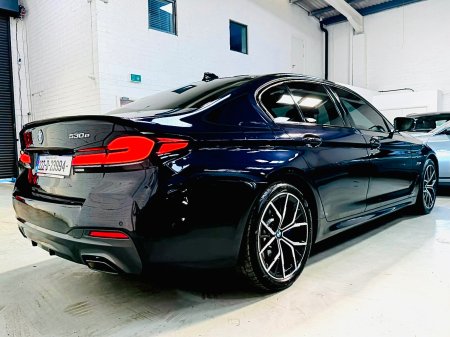 2022 BMW 5-Series - photo 6