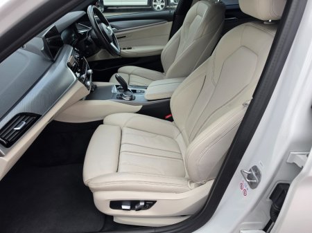 2019 BMW 5-Series - photo 17