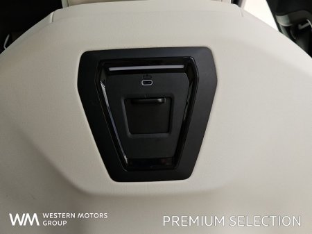 2025 BMW 5-Series - photo 27