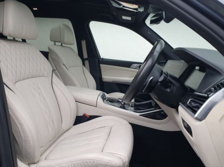 2021 BMW X7 - photo 12