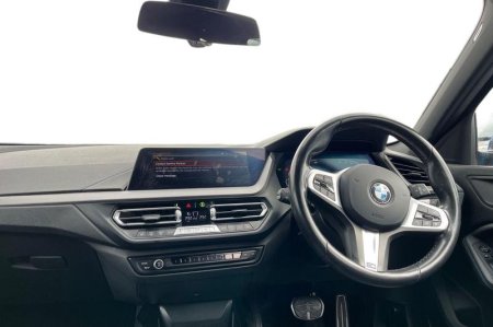 2023 BMW 1-Series - photo 10