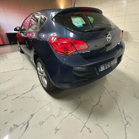 2011 Opel Astra - photo 14
