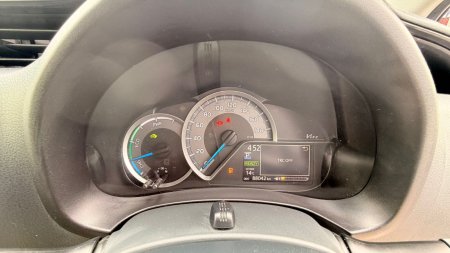 2019 Toyota Vitz - photo 10