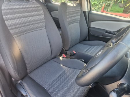2016 Toyota Yaris - photo 5