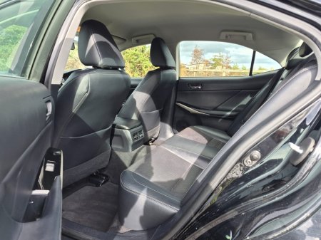 2015 Lexus IS - photo 15