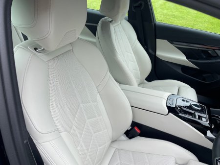 2024 BMW i5 - photo 14