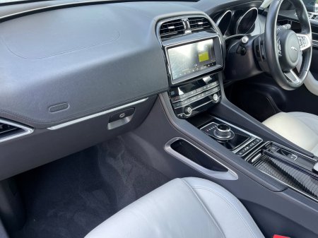 2020 Jaguar F-Pace - photo 25