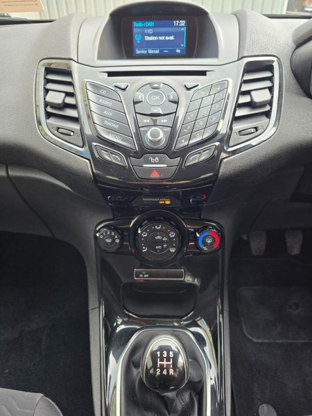 2016 Ford Fiesta - photo 13