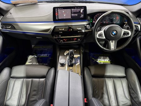 2023 BMW 5-Series - photo 12